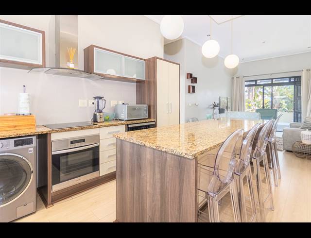 2 BEDROOM APARTMENT RENTED IN CENTURY CITY